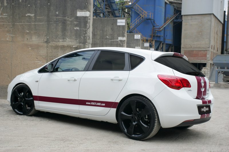 Opel Astra j Tuning White