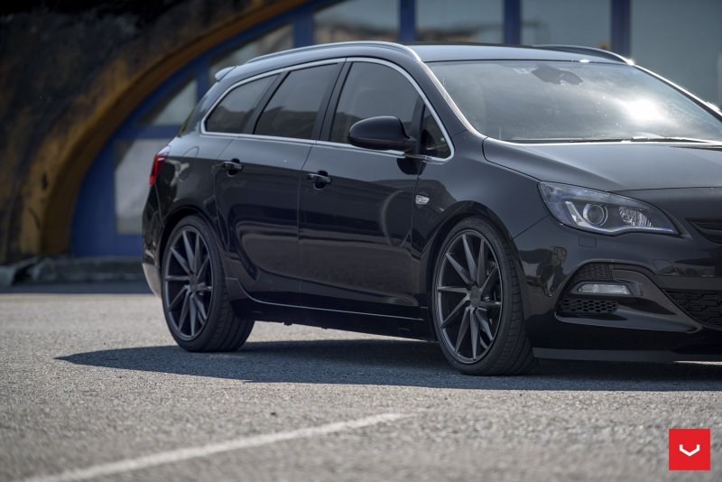 Opel Astra j универсал r19