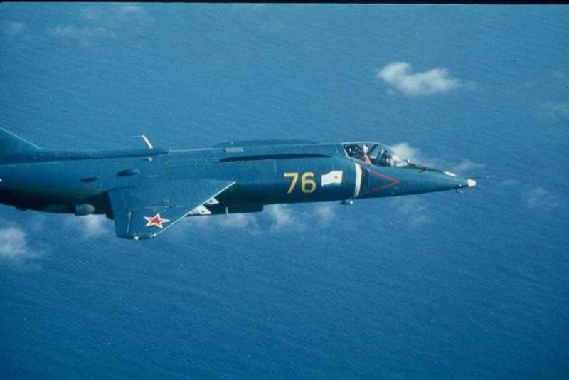Самолет як-38м