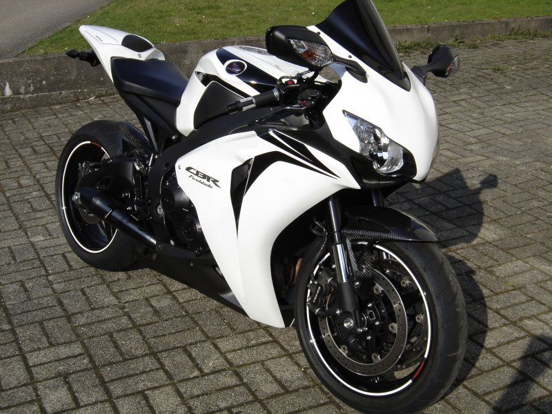 Honda cbr1000rr Fireblade красный