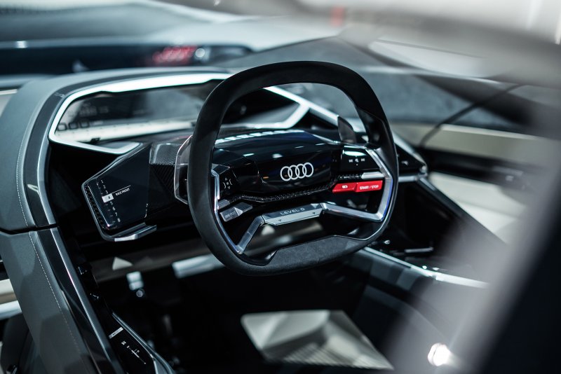 Audi e-tron quattro салон