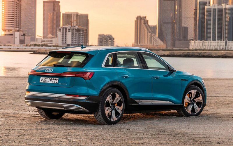 Audi e-tron i 55