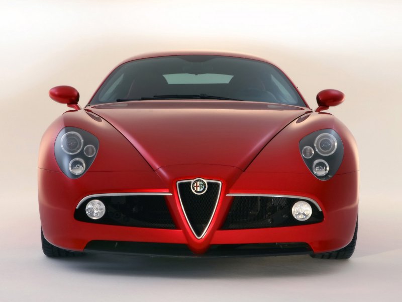 Машина Alfa Romeo 8c Competizione