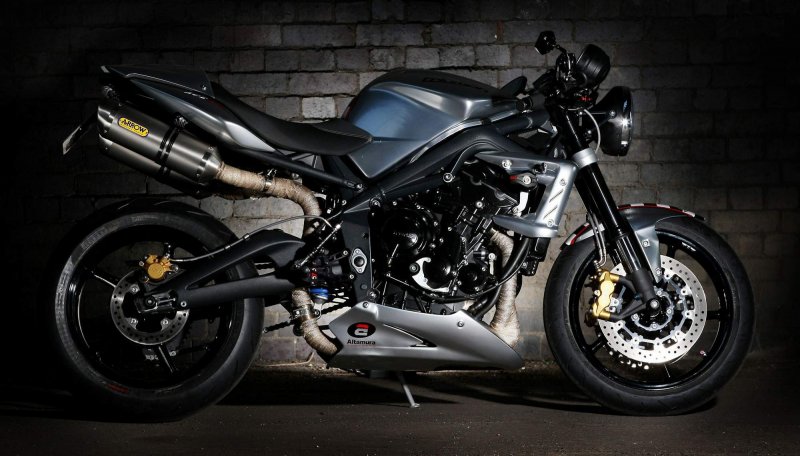 Мотоцикл Triumph 675 Triple