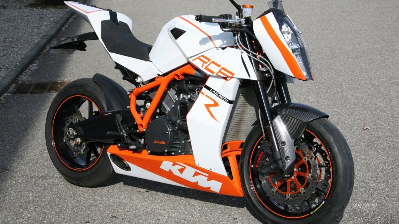 KTM rc8