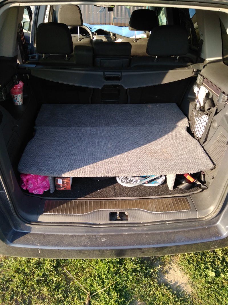 Opel Zafira габариты багажника