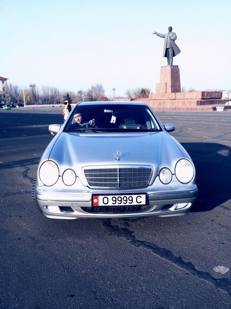 Mercedes Benz w210 2001