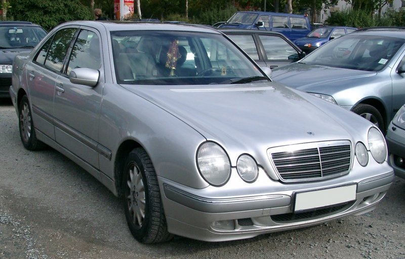 Mercedes Benz 210