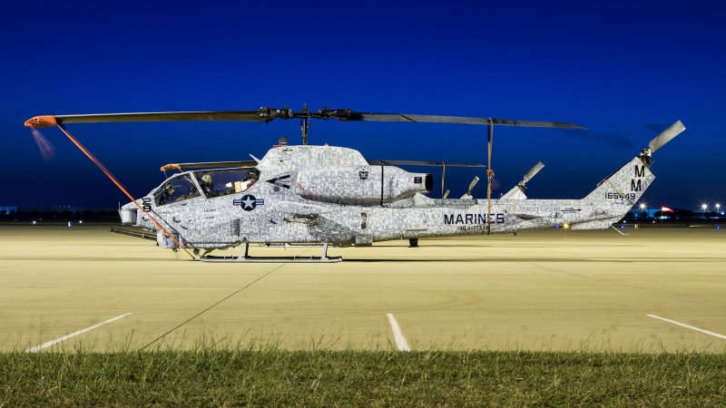 Az7417 вертолет Attack Helicopter Ah-1g late