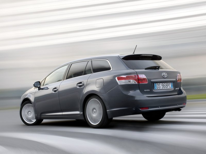 Toyota Avensis 2009 универсал