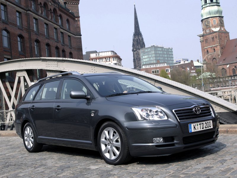 Toyota Avensis 2003 универсал