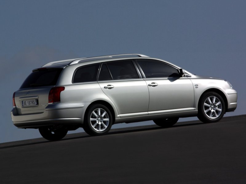 Toyota Avensis 2003 универсал