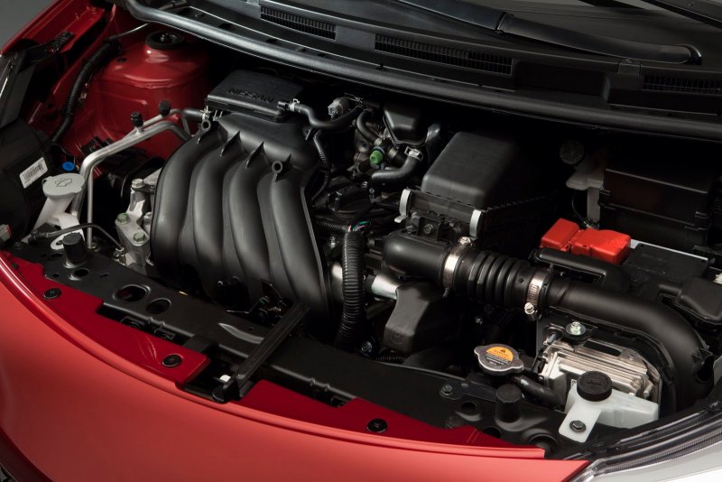 Nissan Juke Turbo подкапотка