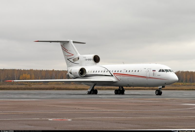 Алекперов самолет як-142