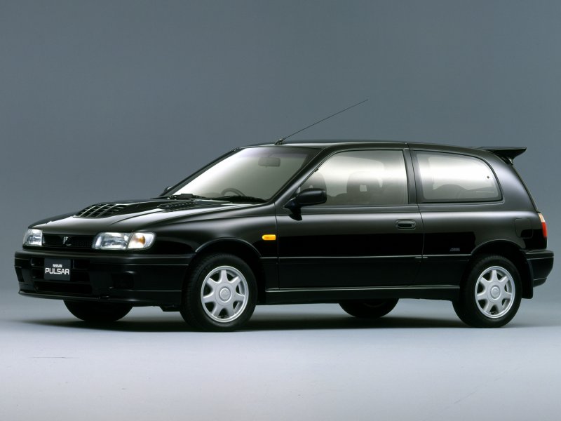Nissan Sunny 1976