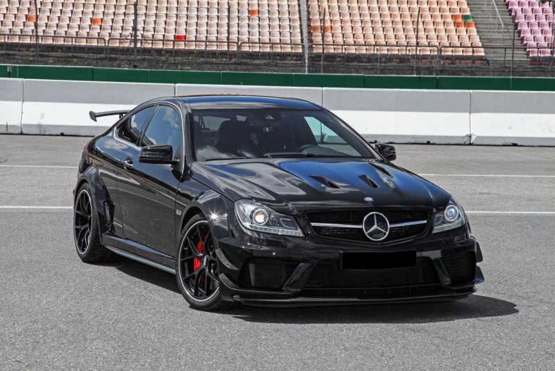 Мерседес-Бенц c63 AMG