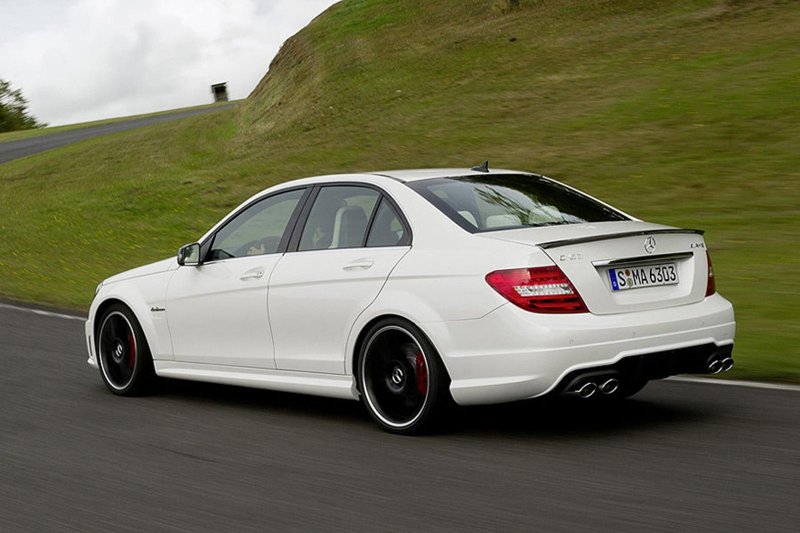Мерседес c63 AMG 2012