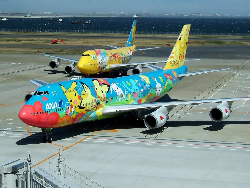 Боинг 737 разноцветный
