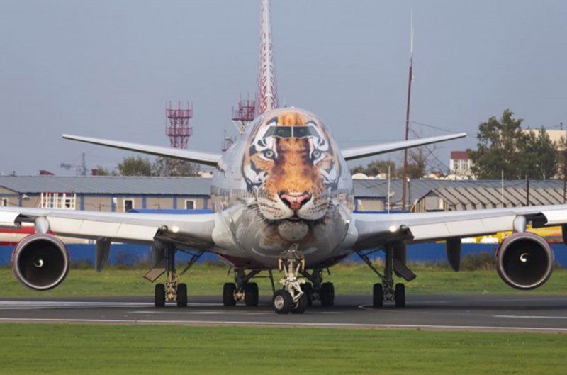 Boeing 747 (ei-XLD)