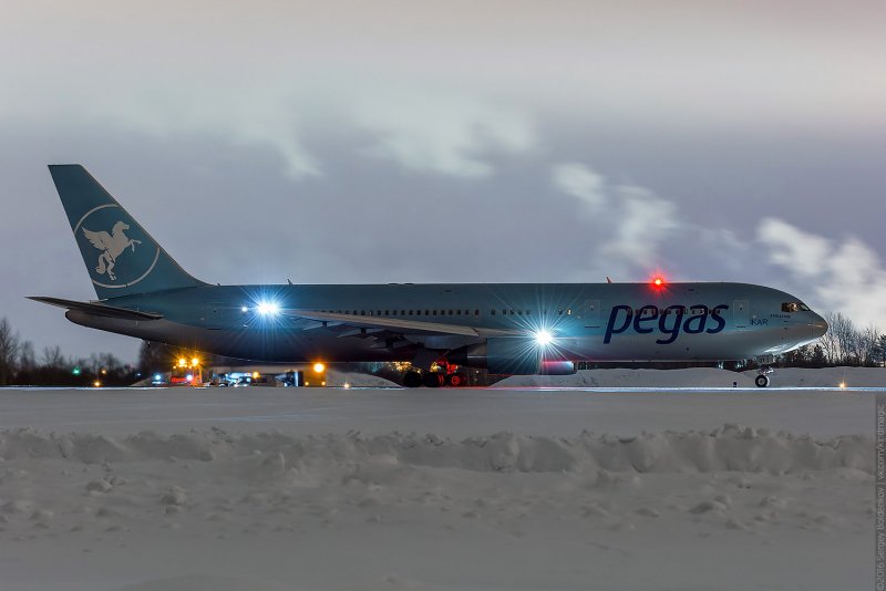 Boeing-767-300er Pegas,Норд Вингс, Икар