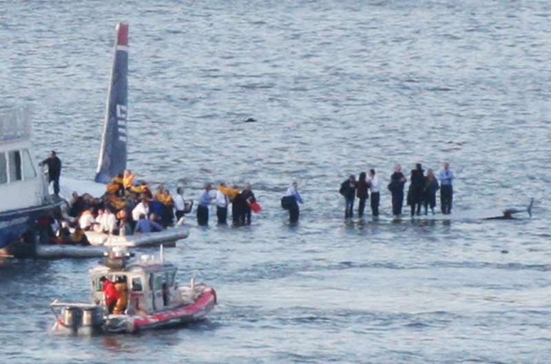 Посадка самолёта на Гудзон в 2009посадка самолёта на Гудзон в 2009