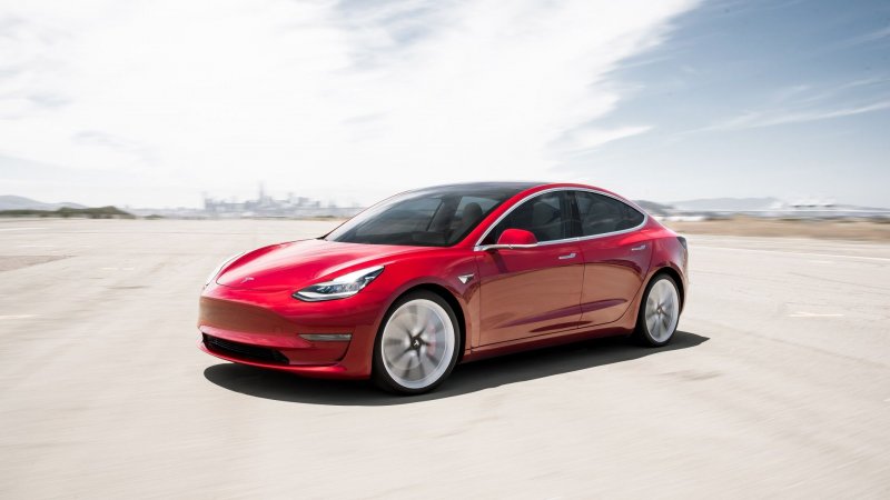 Тесла седан model 3