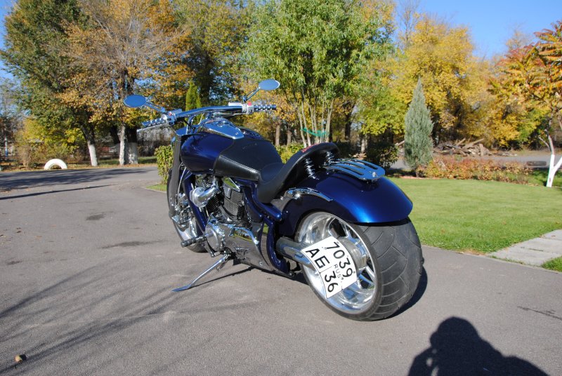 Suzuki Boulevard m109r заднее колесо
