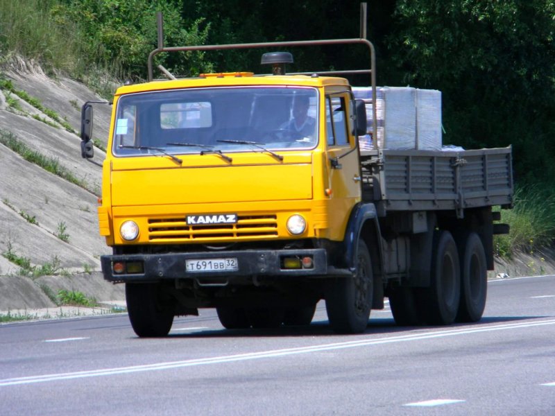 КАМАЗ 5320 бортовой