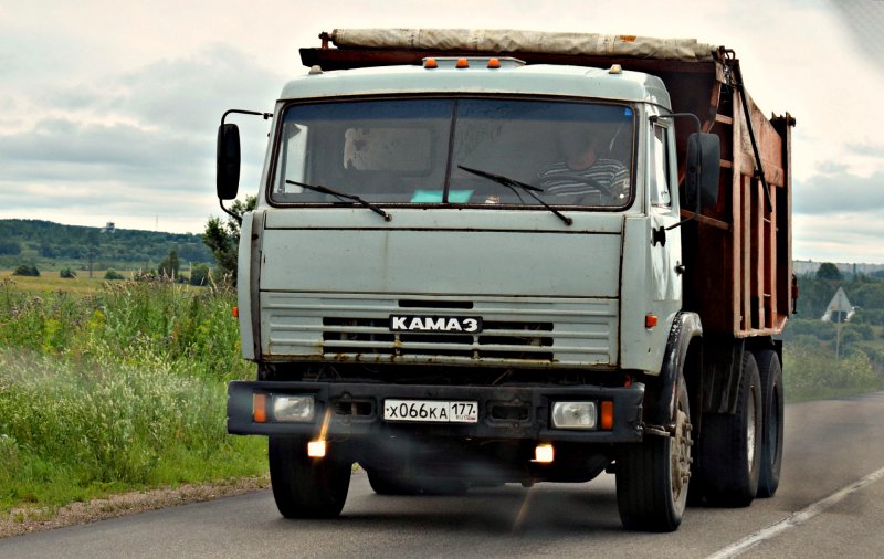 Грузовик КАМАЗ 55111