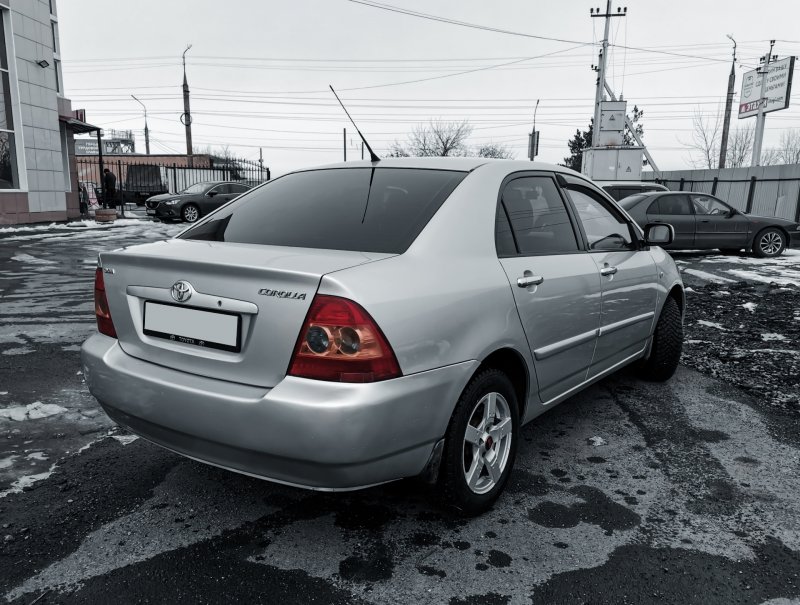 Тойота Corolla 1.4 2006