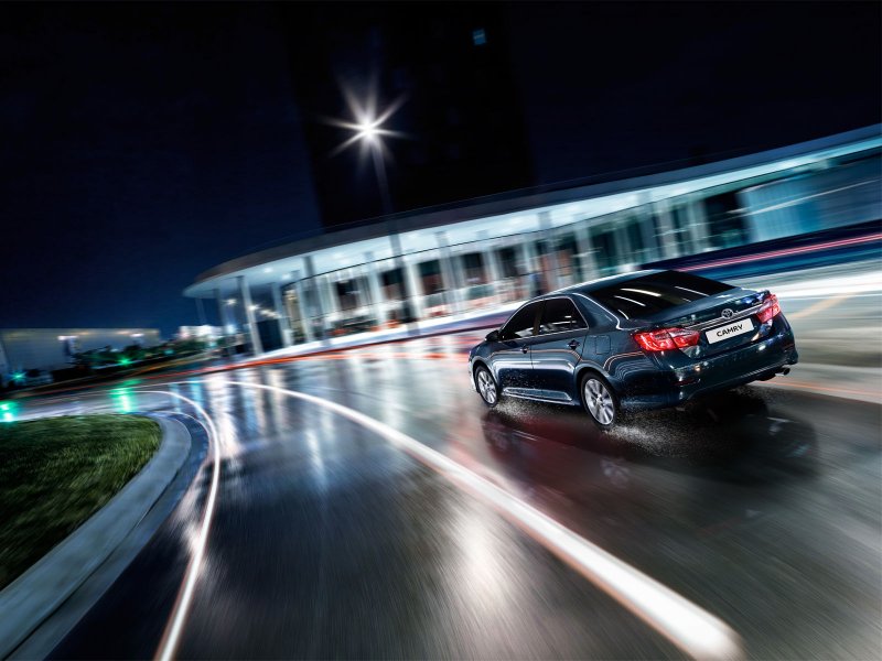 Toyota Camry Night