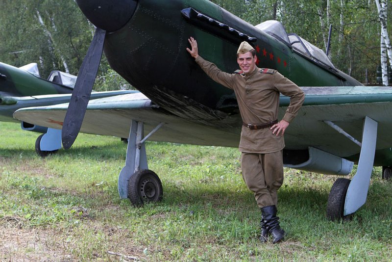 Девятаев Михаил Петрович памятник