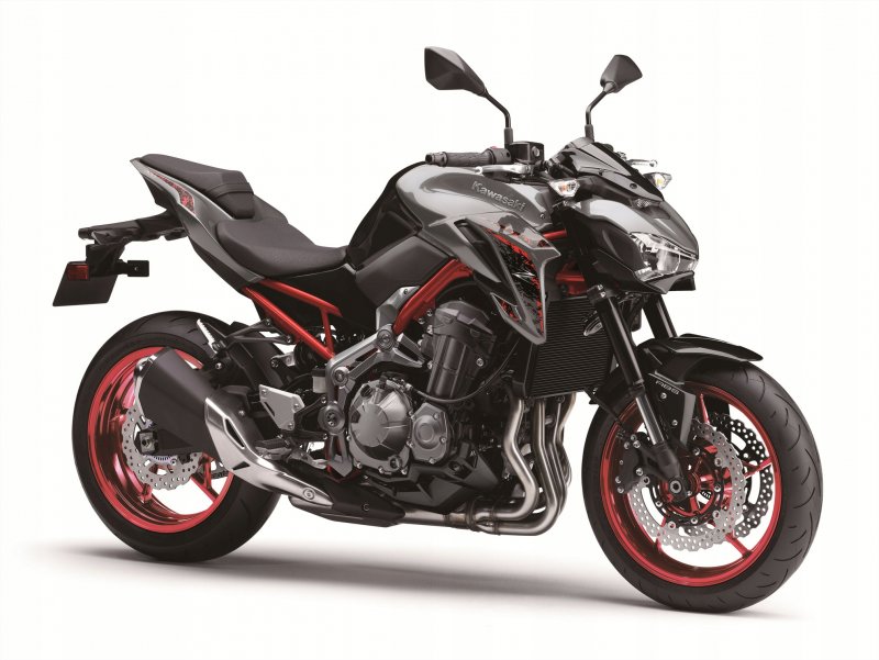Мотоцикл Кавасаки z900 2020