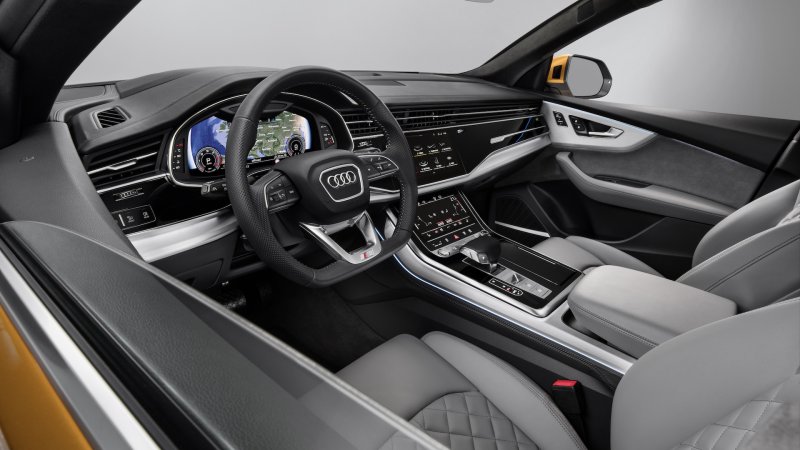 Audi q8 салон