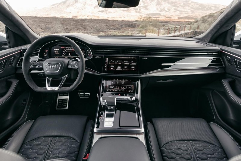 Audi q8 2021 салон