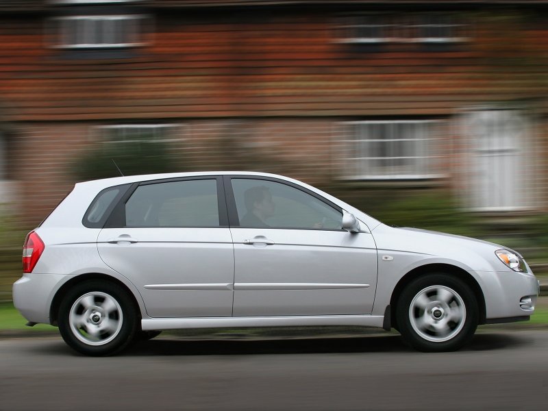 Kia Cerato 2004 хэтчбек
