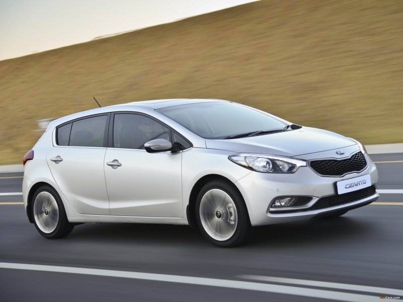 Киа Cerato 2013 хэтчбек