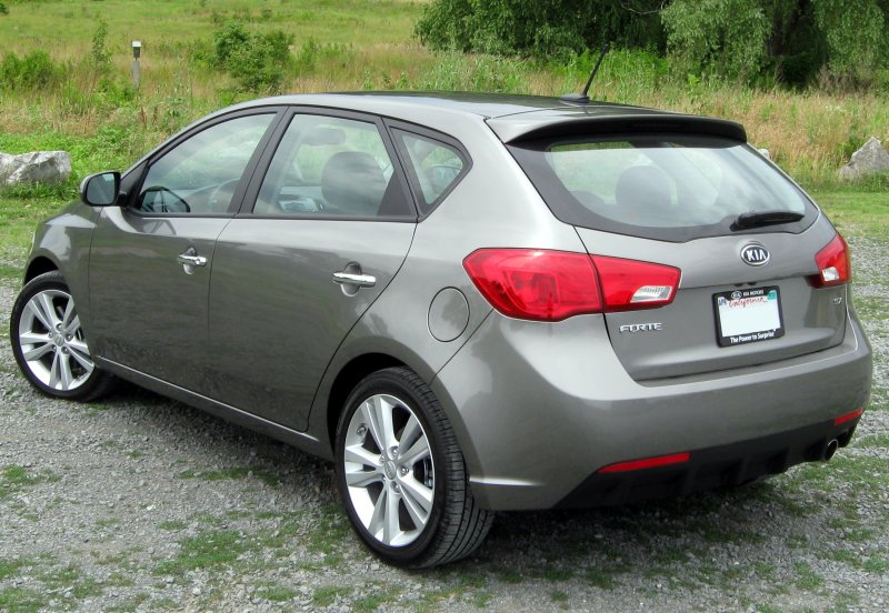 Kia Forte Hatchback 2011