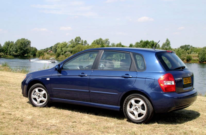 Kia Cerato 2006 хэтчбек
