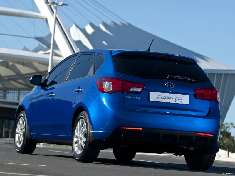 Kia Cerato 2010 хэтчбек