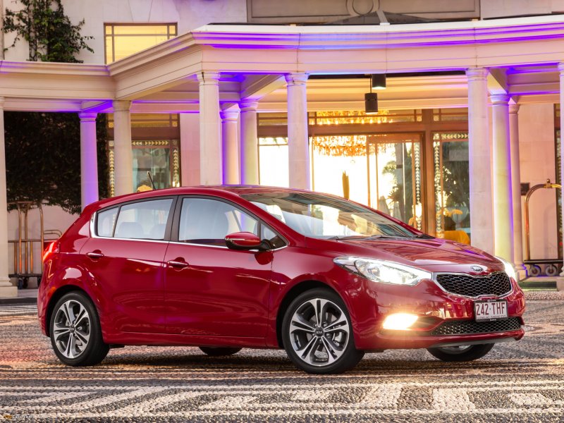 Kia Cerato Hatchback, 2013