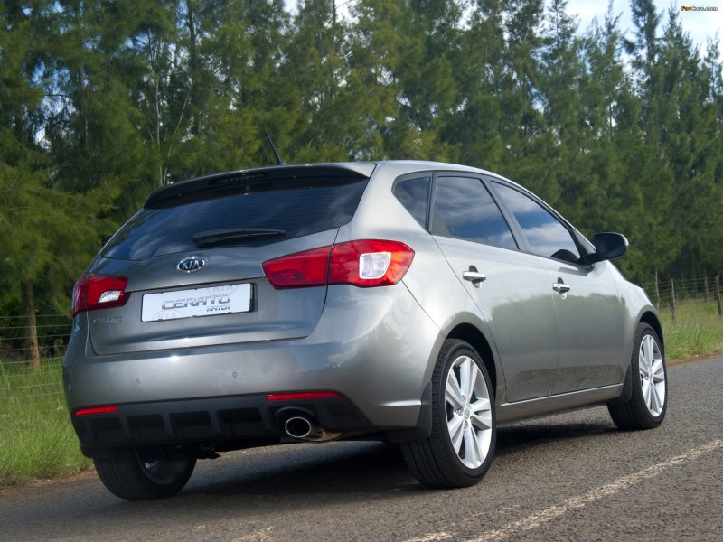Kia Cerato хэтчбек 2011