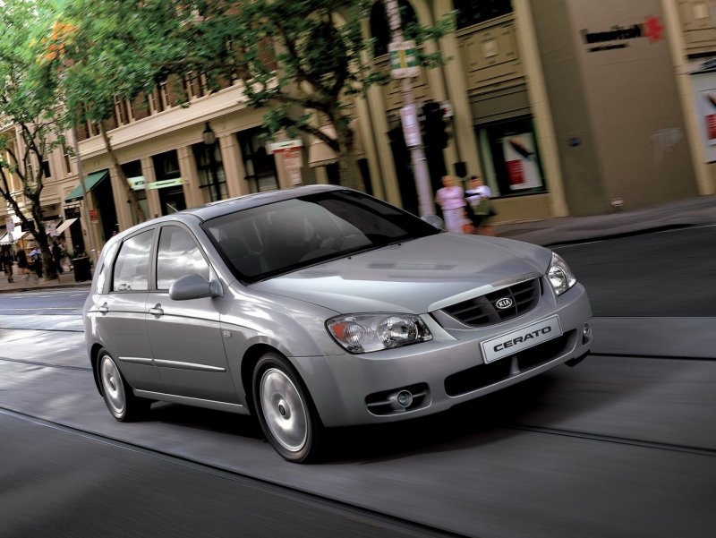 Kia Cerato 2004 хэтчбек