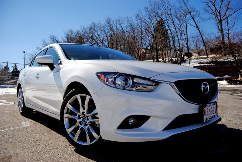 Мазда 6 седан белая