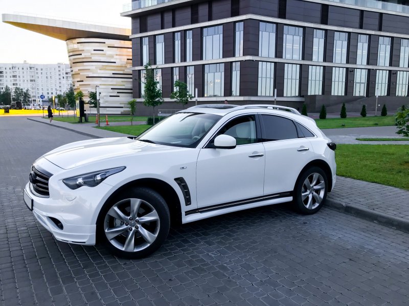 Infiniti qx70