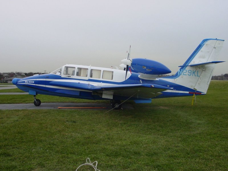 Бериев бе-103