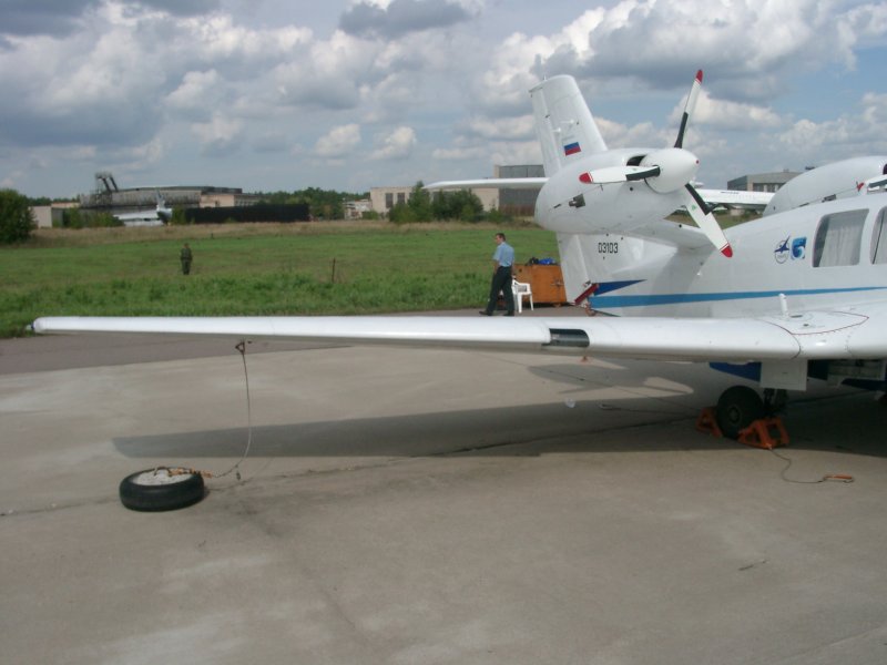 Бериев бе-103