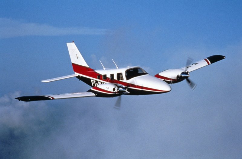 Легкомоторный самолет "Piper pa-32"