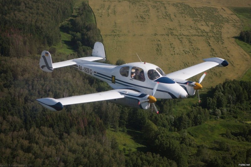 Самолёт Morava l 200 d