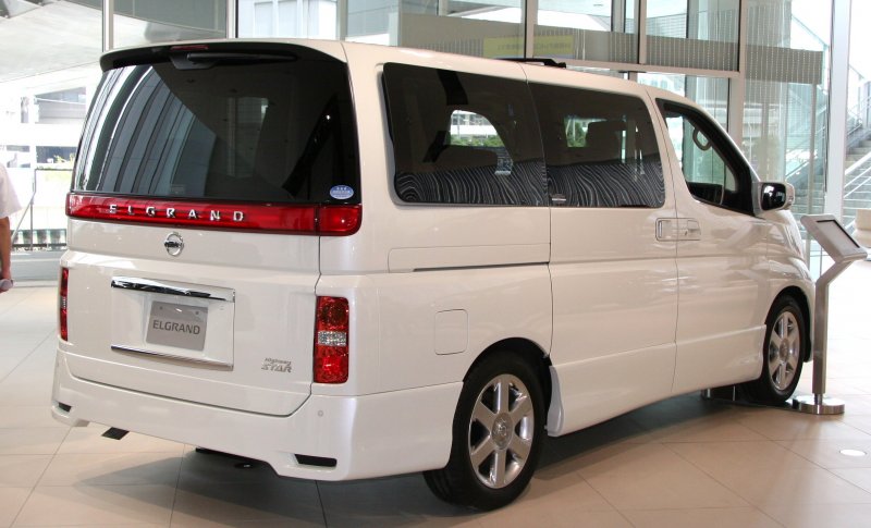 Nissan Elgrand e51 Highway Star